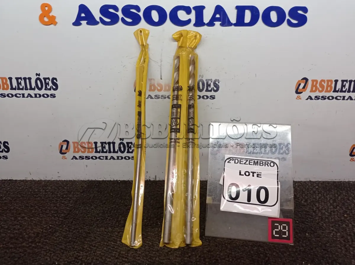 LOTE 010 - 03 BROCAS P/MOURÃO E FIBROCIMENTO ½” 400MM MARCA FERTAK. (NOVO). (NO ESTADO) ATENÇÃO! FAZER A VISITAÇÃO ANTES DE ARREMATAR, NÃO SABEMOS SE FUNCIONA. LEILÃO NÃO TEM GARANTIA E NEM DEVOLUÇÃO, SUJEITO A POSSÍVEIS AVARIAS VISÍVEIS/OCULTAS E/OU AUSÊNCIA DE COMPONENTES.