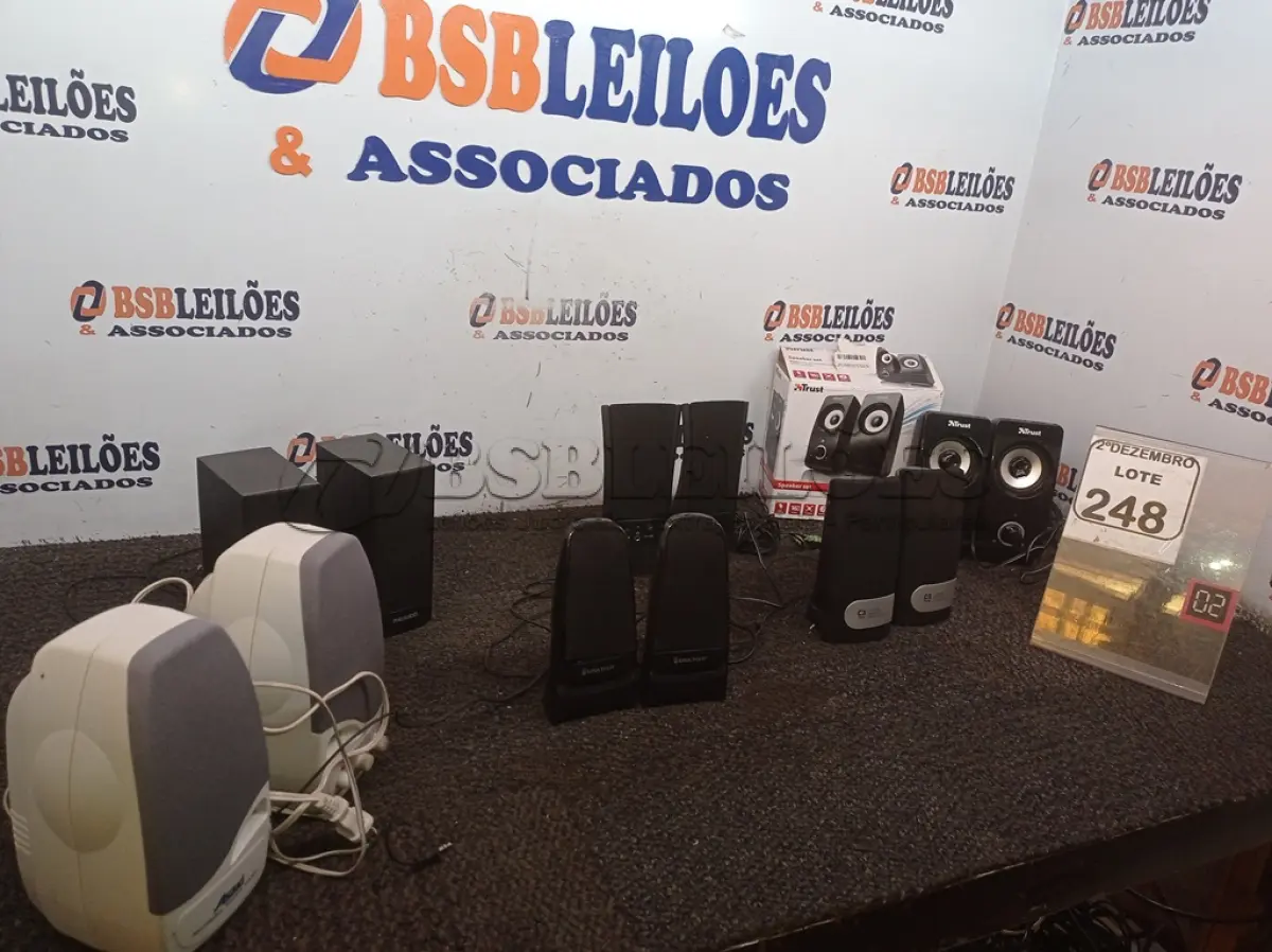 LOTE 248 - 01 LOTE C/VÁRIAS CAIXAS P/PC. (NO ESTADO) ATENÇÃO! FAZER A VISITAÇÃO ANTES DE ARREMATAR, NÃO SABEMOS SE FUNCIONA. LEILÃO NÃO TEM GARANTIA E NEM DEVOLUÇÃO, SUJEITO A POSSÍVEIS AVARIAS VISÍVEIS/OCULTAS E/OU AUSÊNCIA DE COMPONENTES.