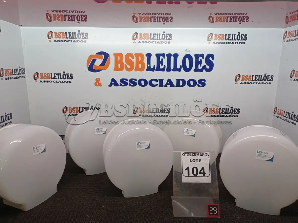 LOTE 104 - 05 DISPENSES P/PAPEL. (NO ESTADO) ATENÇÃO! FAZER A VISITAÇÃO ANTES DE ARREMATAR, NÃO SABEMOS SE FUNCIONA. LEILÃO NÃO TEM GARANTIA E NEM DEVOLUÇÃO, SUJEITO A POSSÍVEIS AVARIAS VISÍVEIS/OCULTAS E/OU AUSÊNCIA DE COMPONENTES.