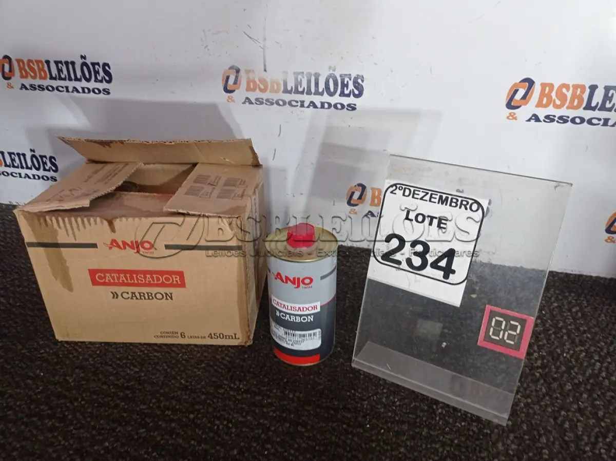 LOTE 234 - 01 CAIXA C/06 CATALISADORES MARCA ANJO CONTENDO 450ML EM CADA LATA(NOVO). (NO ESTADO) ATENÇÃO! FAZER A VISITAÇÃO ANTES DE ARREMATAR, NÃO SABEMOS SE FUNCIONA. LEILÃO NÃO TEM GARANTIA E NEM DEVOLUÇÃO, SUJEITO A POSSÍVEIS AVARIAS VISÍVEIS/OCULTAS E/OU AUSÊNCIA DE COMPONENTES.