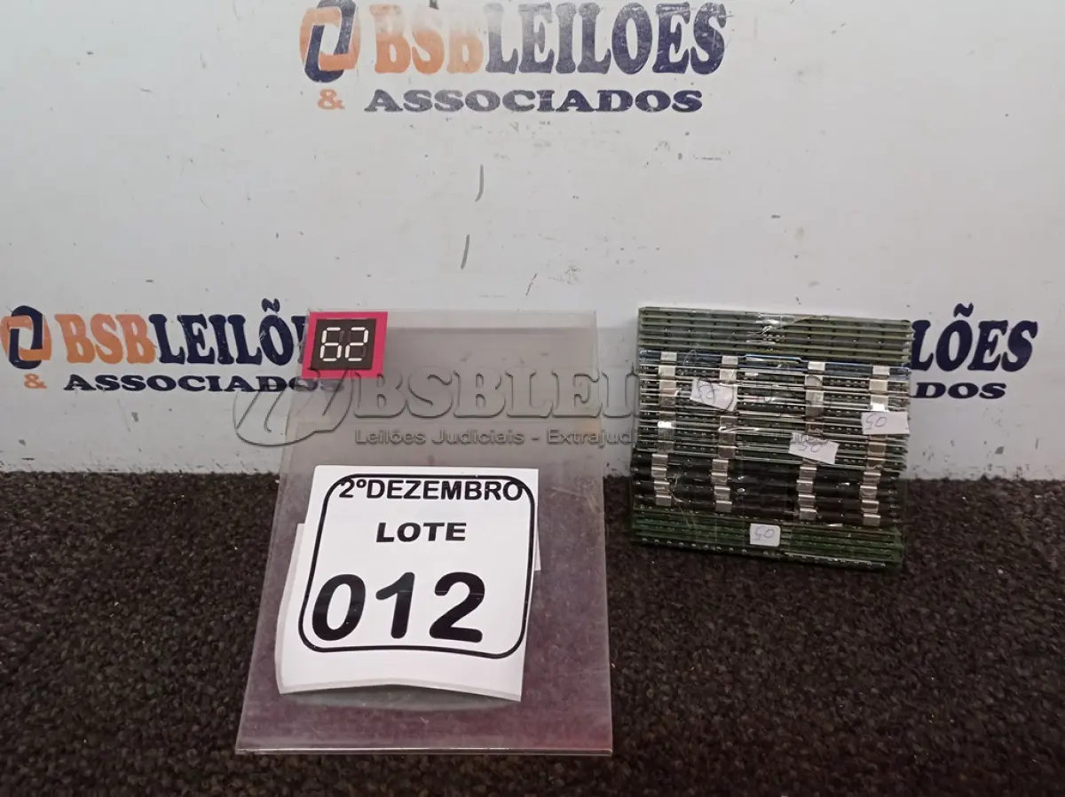LOTE 012 - 23 PENTES DE MEMÓRIA P/SERVIDORES. (NO ESTADO) ATENÇÃO! FAZER A VISITAÇÃO ANTES DE ARREMATAR, NÃO SABEMOS SE FUNCIONA. LEILÃO NÃO TEM GARANTIA E NEM DEVOLUÇÃO, SUJEITO A POSSÍVEIS AVARIAS VISÍVEIS/OCULTAS E/OU AUSÊNCIA DE COMPONENTES.