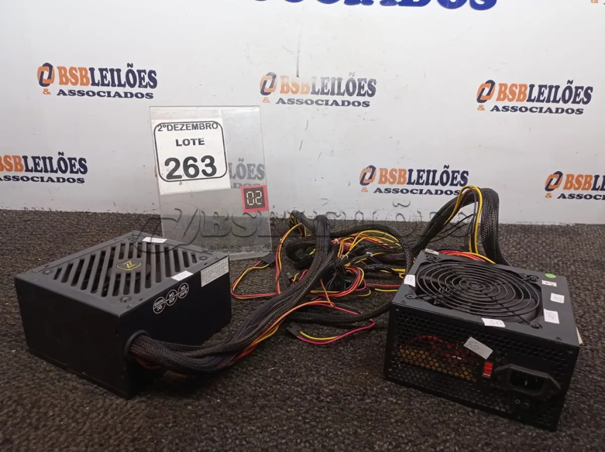 LOTE 263 - 02 FONTES DE ALIMENTAÇÃO P/PC MARCAS E MODELOS DIVERSOS. (NO ESTADO) ATENÇÃO! FAZER A VISITAÇÃO ANTES DE ARREMATAR, NÃO SABEMOS SE FUNCIONA. LEILÃO NÃO TEM GARANTIA E NEM DEVOLUÇÃO, SUJEITO A POSSÍVEIS AVARIAS VISÍVEIS/OCULTAS E/OU AUSÊNCIA DE COMPONENTES.