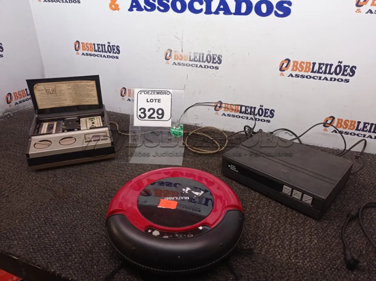 LOTE 329 - 01 SECRETARIA ELETRÔNICA MARCA CCE, 01 RECEPTOR GENERAL INSTRUMENT E 01 ASPIRADOR ROBÔ P/RETIRADA DE PEÇAS. (NO ESTADO) ATENÇÃO! FAZER A VISITAÇÃO ANTES DE ARREMATAR, NÃO SABEMOS SE FUNCIONA. LEILÃO NÃO TEM GARANTIA E NEM DEVOLUÇÃO, SUJEITO A POSSÍVEIS AVARIAS VISÍVEIS/OCULTAS E/OU AUSÊNCIA DE COMPONENTES.