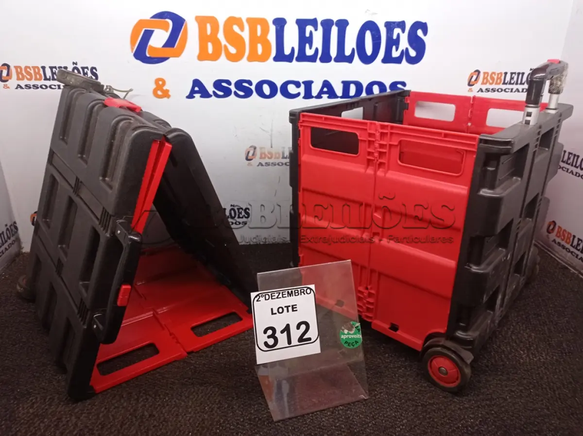 LOTE 312 - 02 CARRINHOS DOBRÁVEIS P/TRANSPORTE DE PLÁSTICO. (NO ESTADO) ATENÇÃO! FAZER A VISITAÇÃO ANTES DE ARREMATAR, NÃO SABEMOS SE FUNCIONA. LEILÃO NÃO TEM GARANTIA E NEM DEVOLUÇÃO, SUJEITO A POSSÍVEIS AVARIAS VISÍVEIS/OCULTAS E/OU AUSÊNCIA DE COMPONENTES.