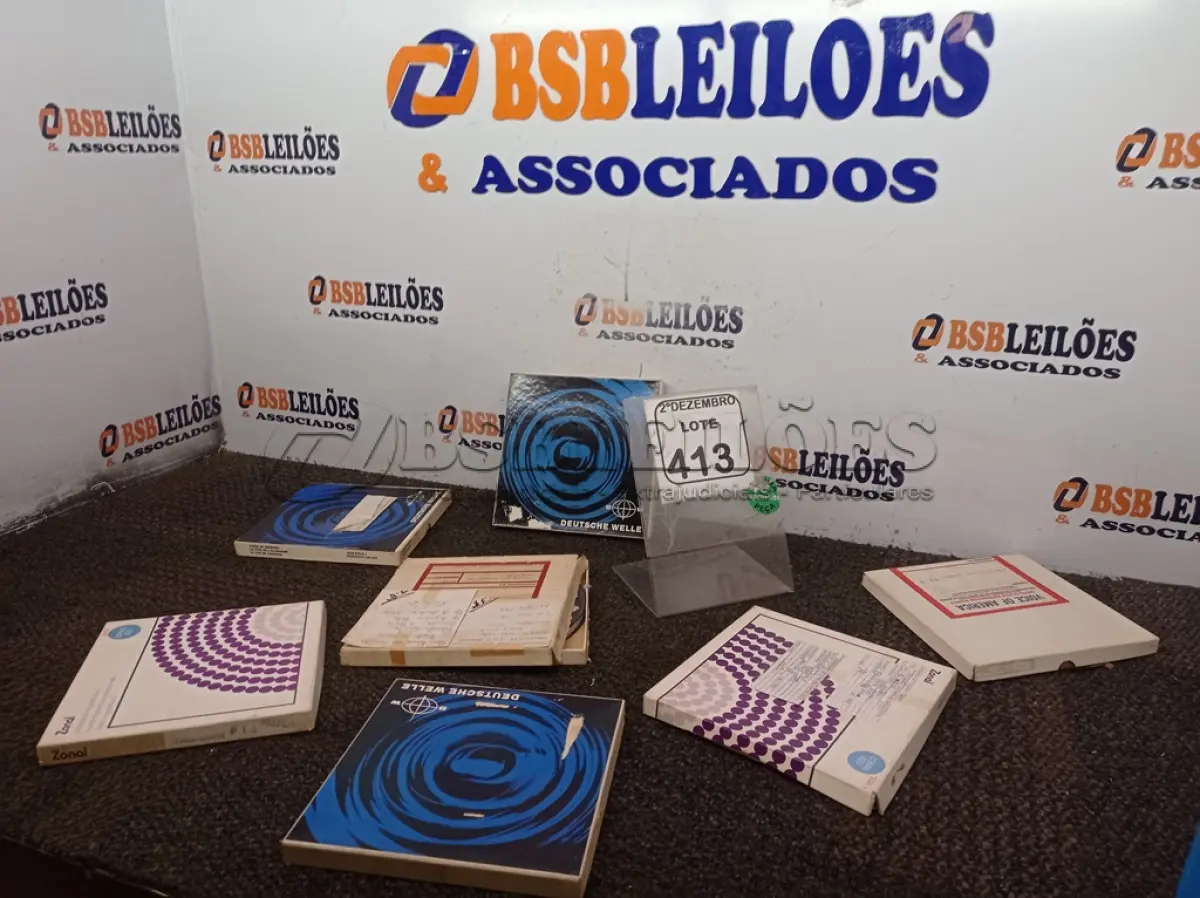 LOTE 413 - 05 FITAS P/GRAVADOR DE ROLOS ANTIGAS. (NO ESTADO) ATENÇÃO! FAZER A VISITAÇÃO ANTES DE ARREMATAR, NÃO SABEMOS SE FUNCIONA. LEILÃO NÃO TEM GARANTIA E NEM DEVOLUÇÃO, SUJEITO A POSSÍVEIS AVARIAS VISÍVEIS/OCULTAS E/OU AUSÊNCIA DE COMPONENTES.