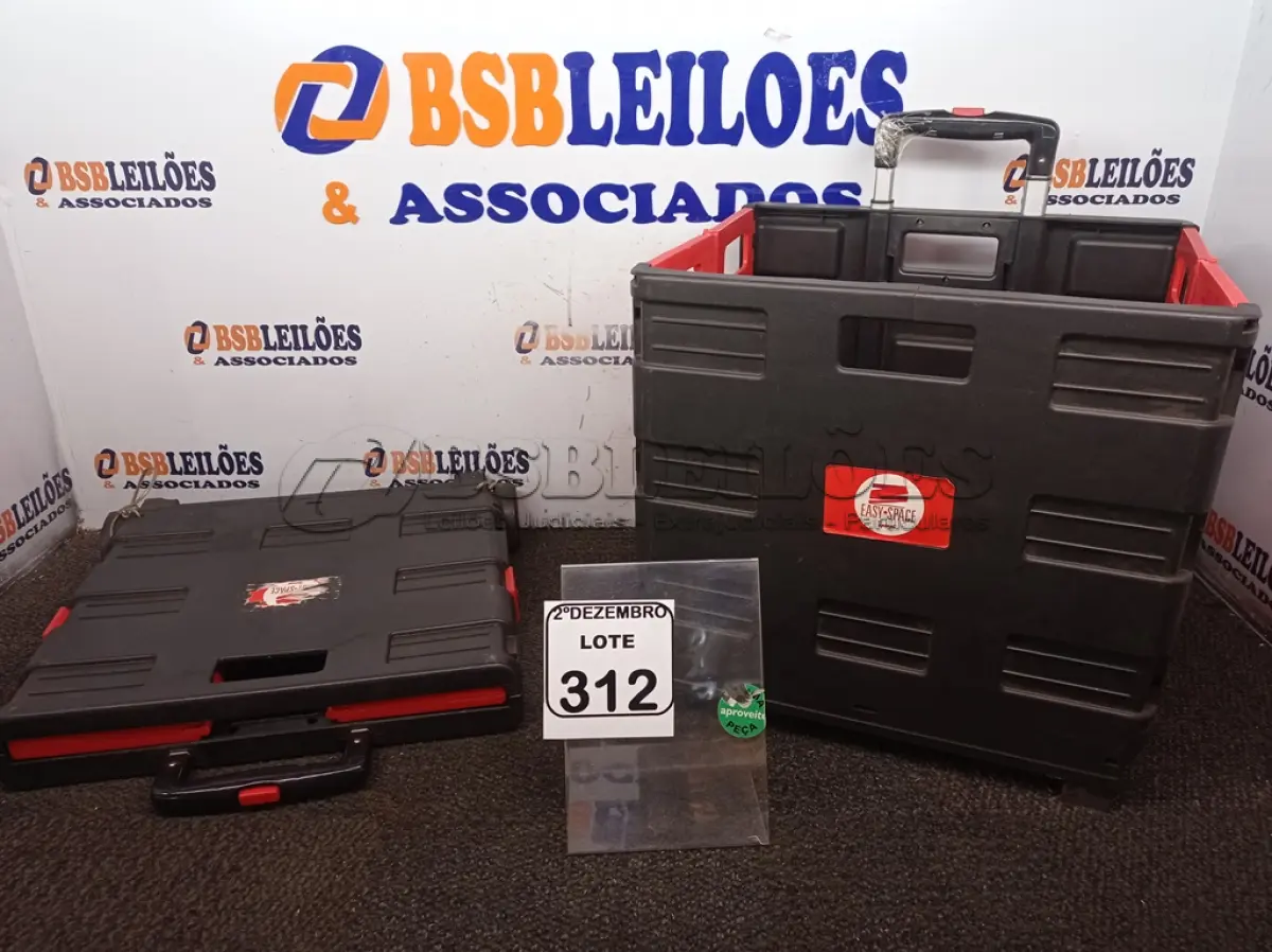 LOTE 312 - 02 CARRINHOS DOBRÁVEIS P/TRANSPORTE DE PLÁSTICO. (NO ESTADO) ATENÇÃO! FAZER A VISITAÇÃO ANTES DE ARREMATAR, NÃO SABEMOS SE FUNCIONA. LEILÃO NÃO TEM GARANTIA E NEM DEVOLUÇÃO, SUJEITO A POSSÍVEIS AVARIAS VISÍVEIS/OCULTAS E/OU AUSÊNCIA DE COMPONENTES.
