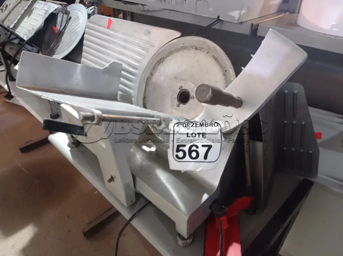 LOTE 567 - 01 CORTADOR DE FRIOS MARCA FILIZOLA. (NO ESTADO) ATENÇÃO! FAZER A VISITAÇÃO ANTES DE ARREMATAR, NÃO SABEMOS SE FUNCIONA. LEILÃO NÃO TEM GARANTIA E NEM DEVOLUÇÃO, SUJEITO A POSSÍVEIS AVARIAS VISÍVEIS/OCULTAS E/OU AUSÊNCIA DE COMPONENTES.