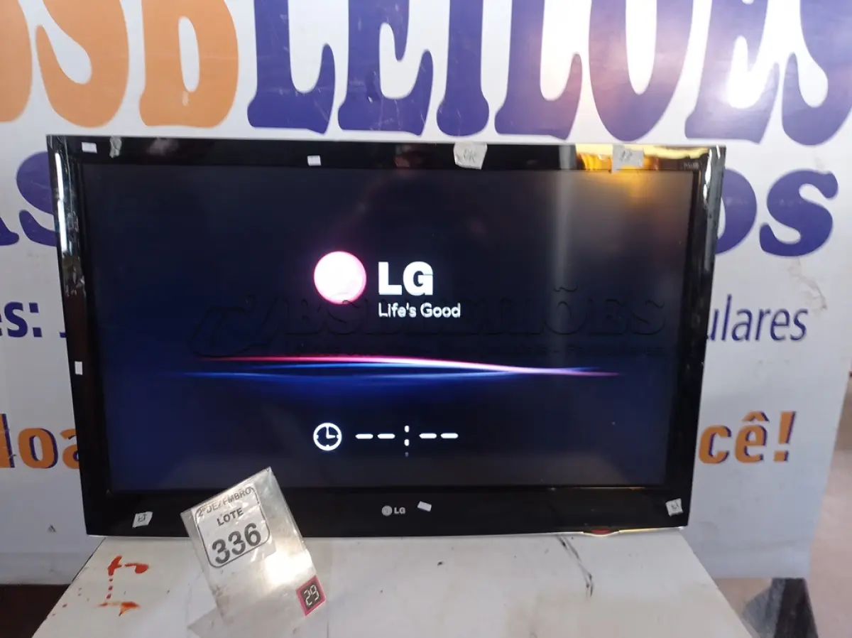 LOTE 336 - 01 TV 42” MARCA LG. (NO ESTADO) ATENÇÃO! FAZER A VISITAÇÃO ANTES DE ARREMATAR, NÃO SABEMOS SE FUNCIONA. LEILÃO NÃO TEM GARANTIA E NEM DEVOLUÇÃO, SUJEITO A POSSÍVEIS AVARIAS VISÍVEIS/OCULTAS E/OU AUSÊNCIA DE COMPONENTES.