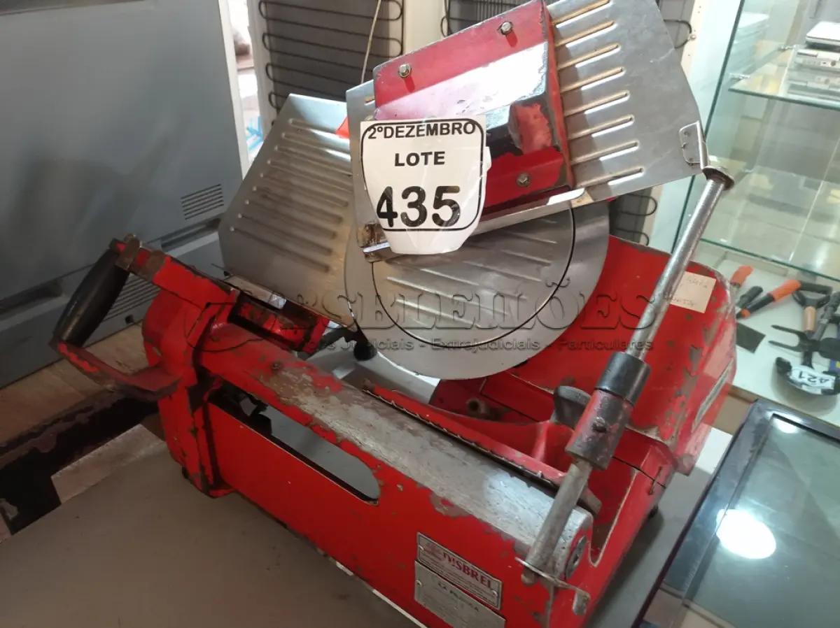LOTE 435 - 01 CORTADOR DE FRIOS MARCA FILIZOLA. (NO ESTADO) ATENÇÃO! FAZER A VISITAÇÃO ANTES DE ARREMATAR, NÃO SABEMOS SE FUNCIONA. LEILÃO NÃO TEM GARANTIA E NEM DEVOLUÇÃO, SUJEITO A POSSÍVEIS AVARIAS VISÍVEIS/OCULTAS E/OU AUSÊNCIA DE COMPONENTES.