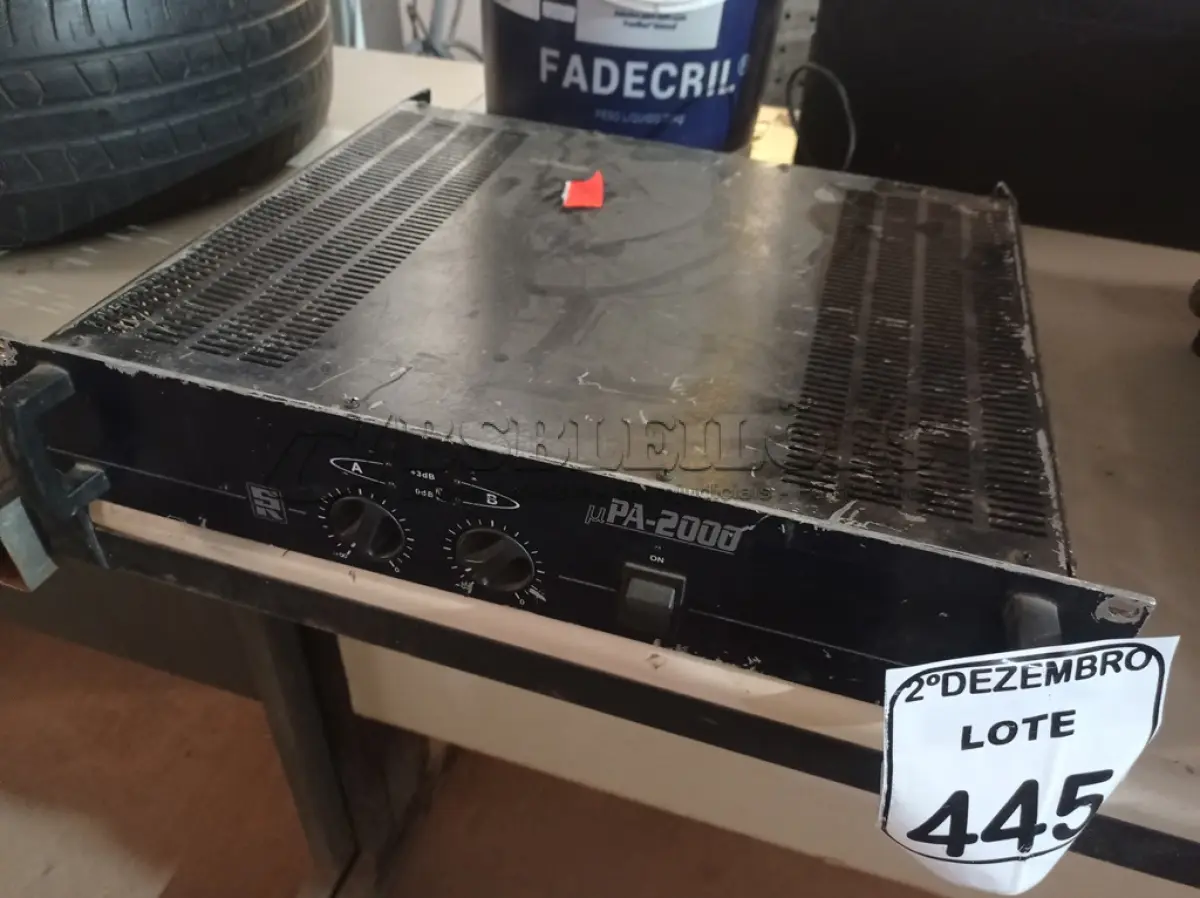 LOTE 445 - 01 AMPLIFICADOR PA-200 MARCA STANER. (NO ESTADO) ATENÇÃO! FAZER A VISITAÇÃO ANTES DE ARREMATAR, NÃO SABEMOS SE FUNCIONA. LEILÃO NÃO TEM GARANTIA E NEM DEVOLUÇÃO, SUJEITO A POSSÍVEIS AVARIAS VISÍVEIS/OCULTAS E/OU AUSÊNCIA DE COMPONENTES.