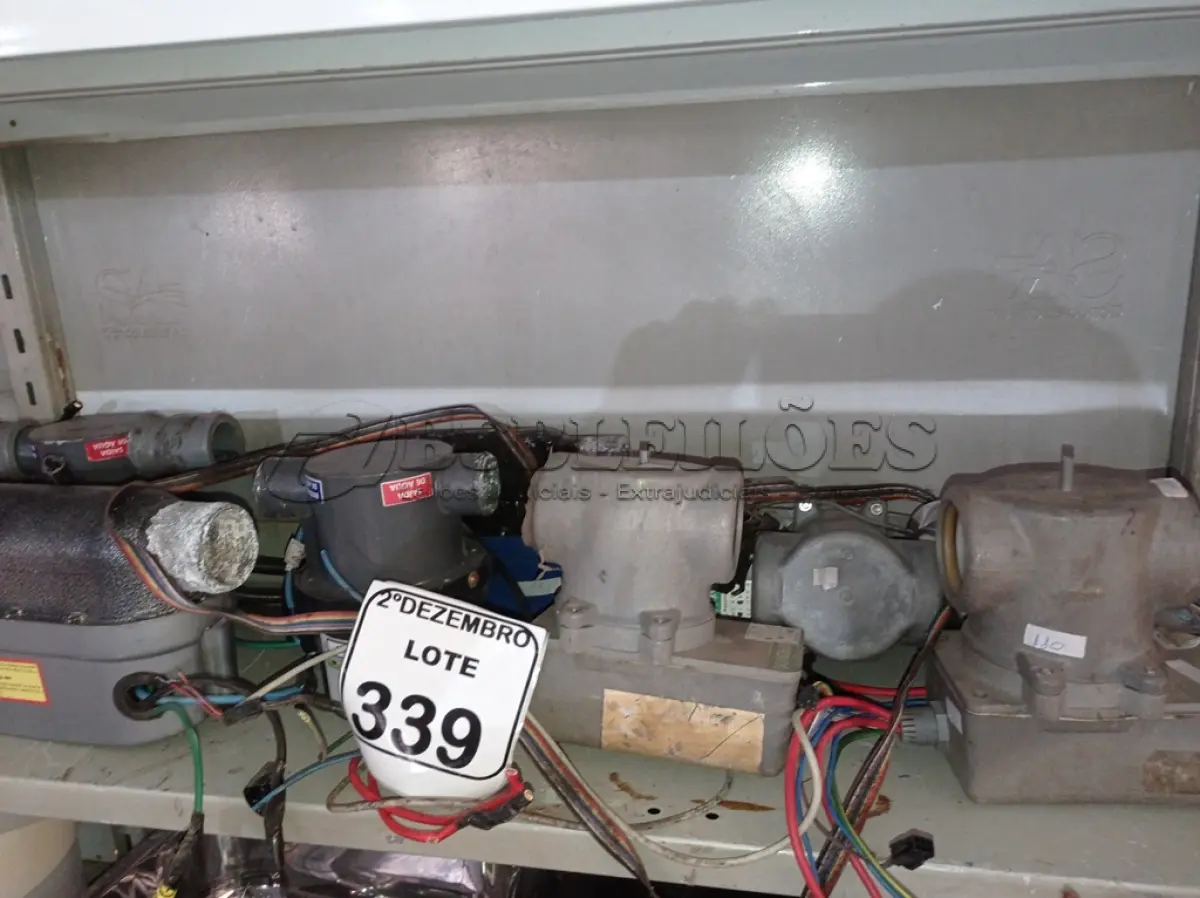 LOTE 339 - 07 AQUECEDORES PARA BANHEIRA MARCAS E MODELOS DIVERSOS. (NO ESTADO) ATENÇÃO! FAZER A VISITAÇÃO ANTES DE ARREMATAR, NÃO SABEMOS SE FUNCIONA. LEILÃO NÃO TEM GARANTIA E NEM DEVOLUÇÃO, SUJEITO A POSSÍVEIS AVARIAS VISÍVEIS/OCULTAS E/OU AUSÊNCIA DE COMPONENTES.