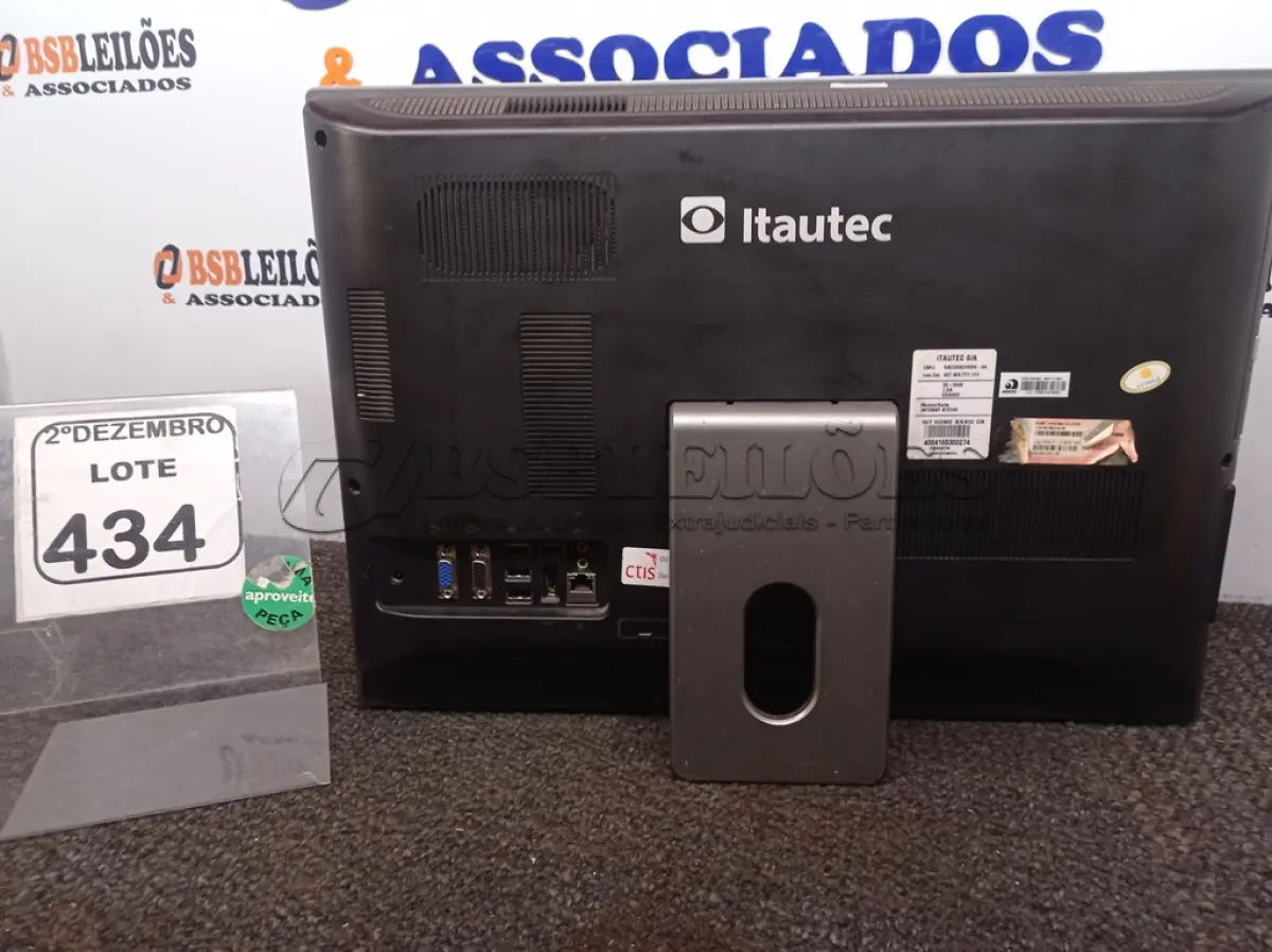 LOTE 434 - 01 ALL IN ONE MARCA ITAUTEC. (NO ESTADO) ATENÇÃO! FAZER A VISITAÇÃO ANTES DE ARREMATAR, NÃO SABEMOS SE FUNCIONA. LEILÃO NÃO TEM GARANTIA E NEM DEVOLUÇÃO, SUJEITO A POSSÍVEIS AVARIAS VISÍVEIS/OCULTAS E/OU AUSÊNCIA DE COMPONENTES.