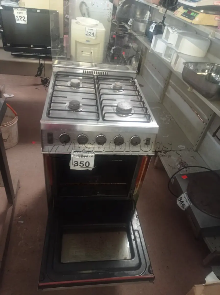 LOTE 350 - 01 FOGÃO 04 BOCAS MARCA BRASTEMP. (NO ESTADO) ATENÇÃO! FAZER A VISITAÇÃO ANTES DE ARREMATAR, NÃO SABEMOS SE FUNCIONA. LEILÃO NÃO TEM GARANTIA E NEM DEVOLUÇÃO, SUJEITO A POSSÍVEIS AVARIAS VISÍVEIS/OCULTAS E/OU AUSÊNCIA DE COMPONENTES.
