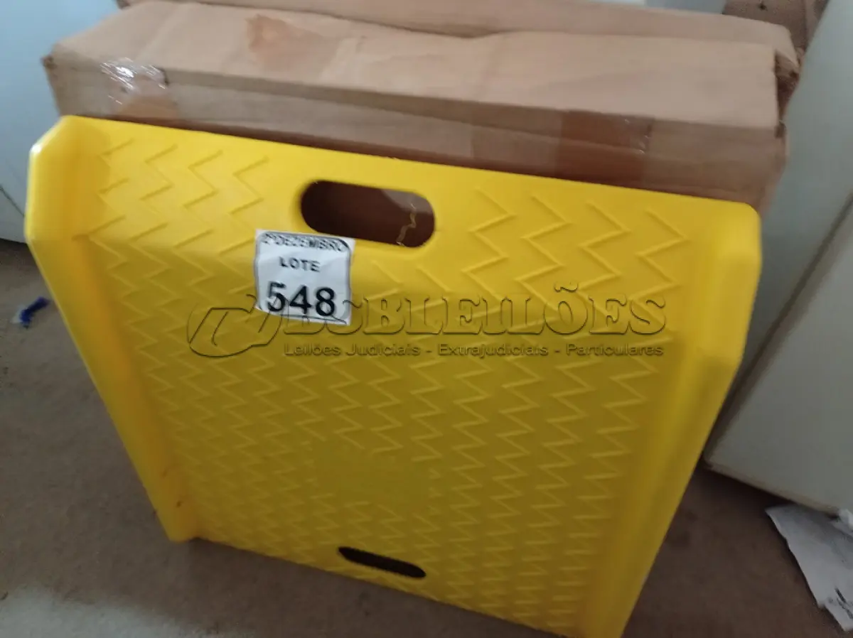LOTE 548 - 02 RAMPAS PORTÁTIL. (NO ESTADO) ATENÇÃO! FAZER A VISITAÇÃO ANTES DE ARREMATAR, NÃO SABEMOS SE FUNCIONA. LEILÃO NÃO TEM GARANTIA E NEM DEVOLUÇÃO, SUJEITO A POSSÍVEIS AVARIAS VISÍVEIS/OCULTAS E/OU AUSÊNCIA DE COMPONENTES.