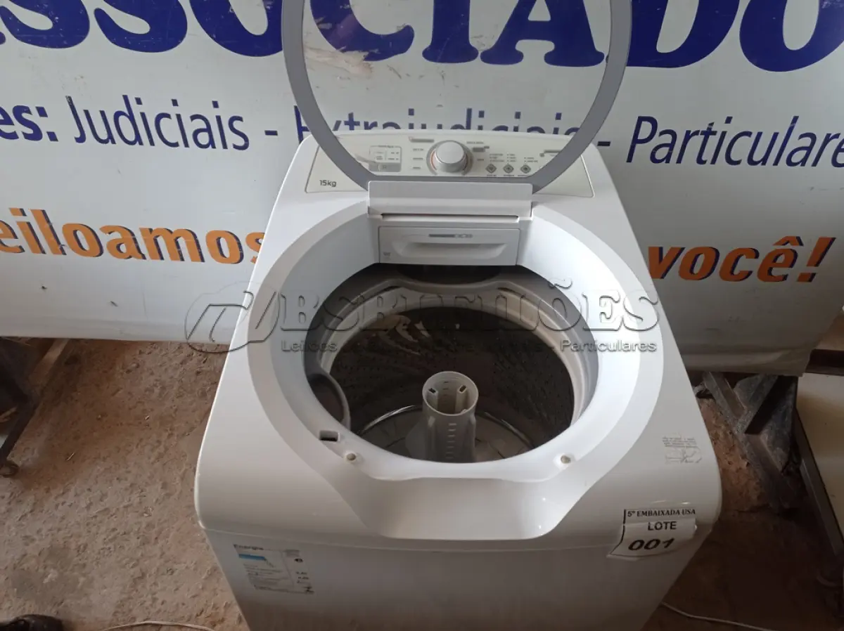 LOTE 001 - 01 LAVA ROUPA (WASHING MACHINE). (NO ESTADO EM QUE SE ENCONTRA. SUJEITO A AVARIAS OCULTAS/VISÍVEIS.) BF8609W