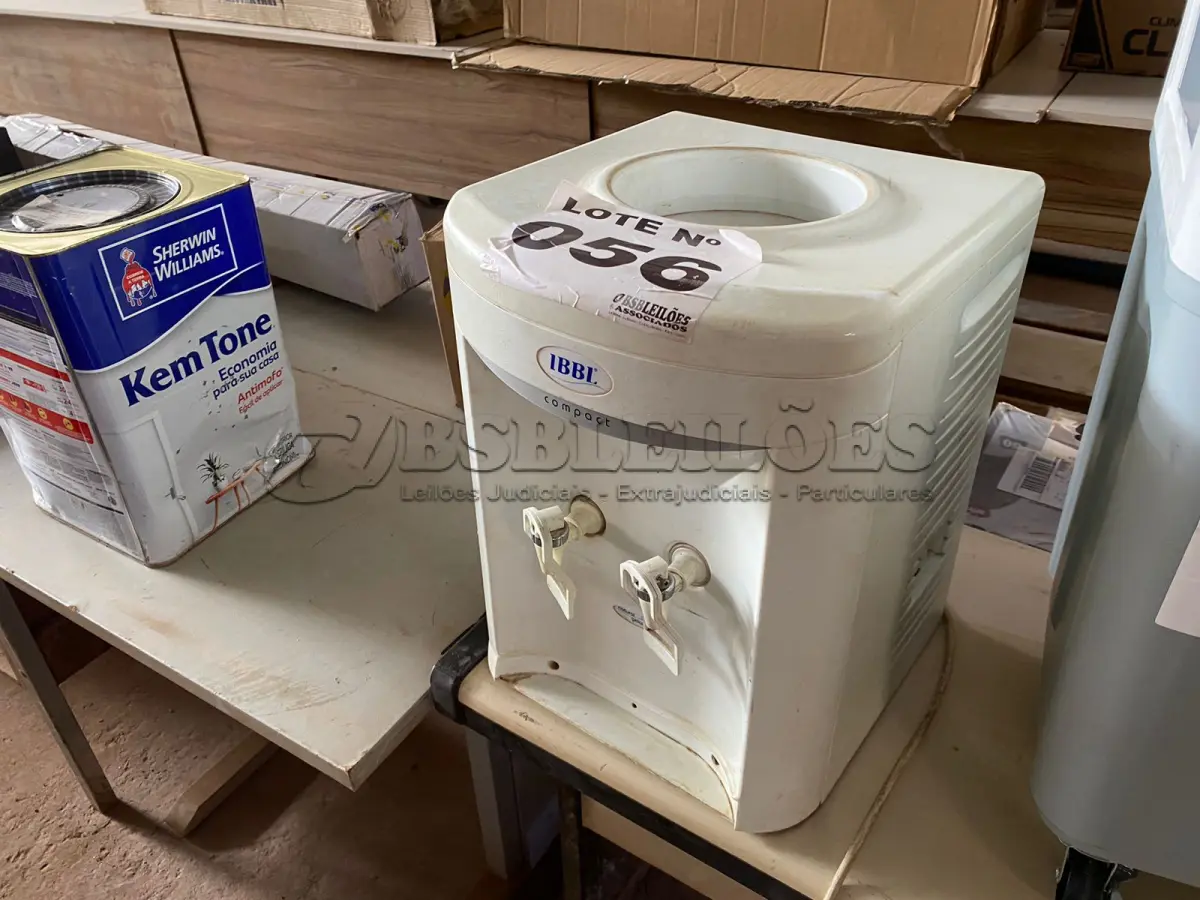 LOTE 056 - 01 – BEBEDOURO IBBL 220V (NO ESTADO, NÃO SABEMOS SE FUNCIONA. LEILÃO NÃO TEM GARANTIA E NEM DEVOLUÇÃO, SUJEITO A POSSÍVEIS AVARIAS VISÍVEIS/OCULTAS E/OU AUSÊNCIA DE COMPONENTES)