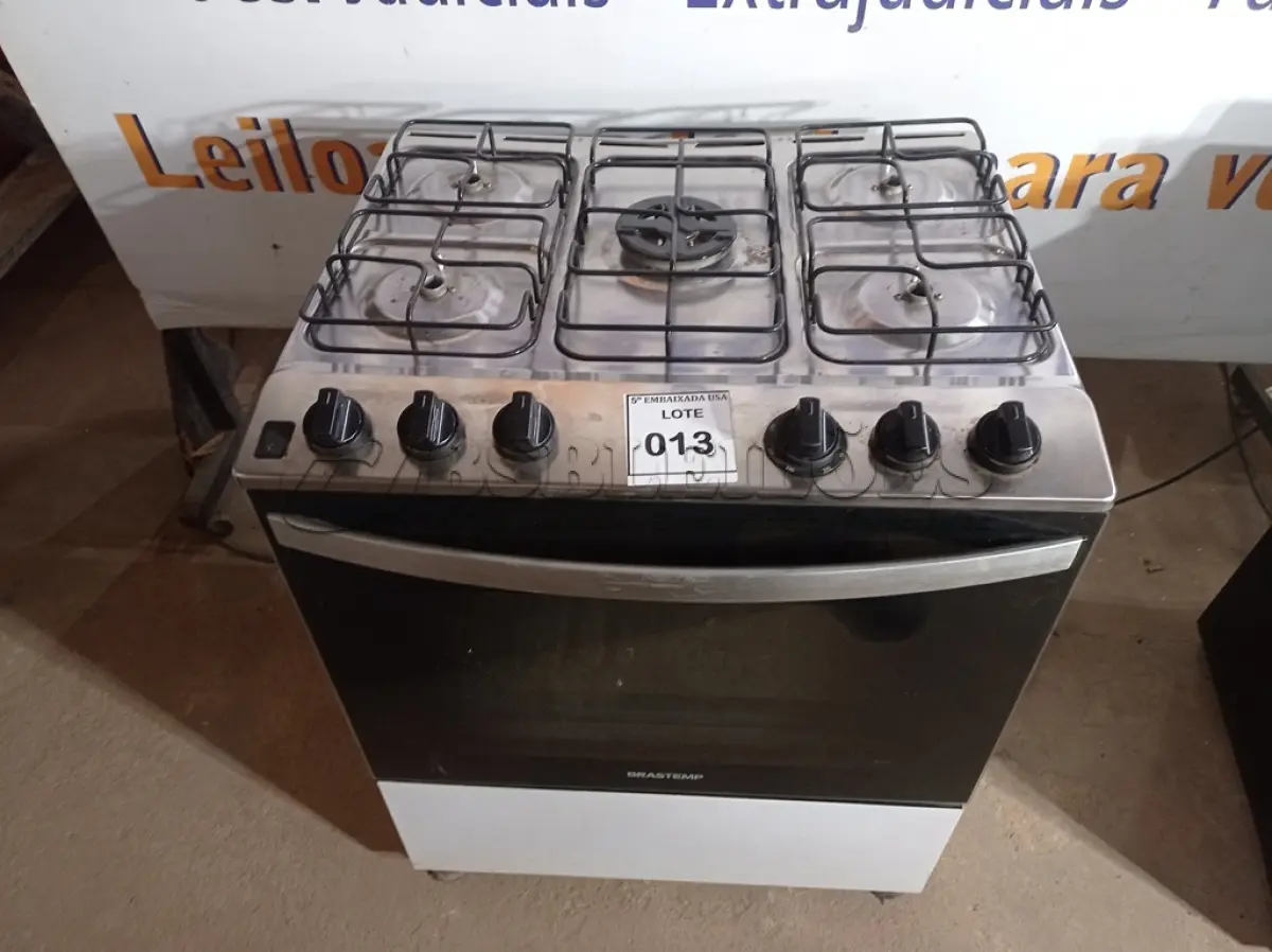LOTE 013 - 01 FOGÃO MARCA BRASTEMP 05 BOCAS BIVOLT. (RANGE) (NO ESTADO EM QUE SE ENCONTRA. SUJEITO A AVARIAS OCULTAS/VISÍVEIS.) BH1568N