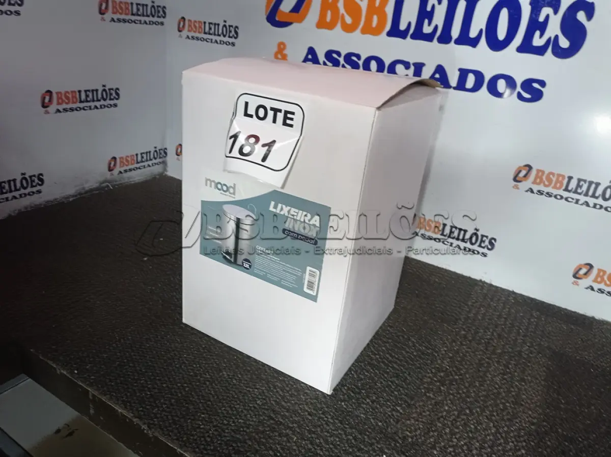 LOTE 181 - 01 LIXEIRA EM INOX C/PEDAL TAMANHO G MARCA GOEDERT GROUP 12L (SEM USO) (NO ESTADO, NÃO SABEMOS SE FUNCIONA. LEILÃO NÃO TEM GARANTIA E NEM DEVOLUÇÃO, SUJEITO A POSSÍVEIS AVARIAS VISÍVEIS/OCULTAS E/OU AUSÊNCIA DE COMPONENTES)