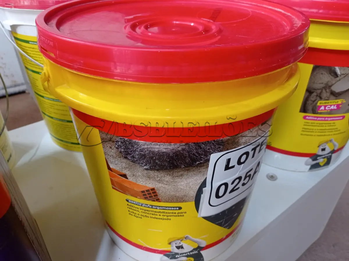 LOTE 025 - 01 BALDE DE ADITIVO IMPERMEABILIZANTE P/ARGAMASSA MARCA QUARTZOLIT 18L (NO ESTADO, NÃO SABEMOS SE FUNCIONA. LEILÃO NÃO TEM GARANTIA E NEM DEVOLUÇÃO, SUJEITO A POSSÍVEIS AVARIAS VISÍVEIS/OCULTAS E/OU AUSÊNCIA DE COMPONENTES)