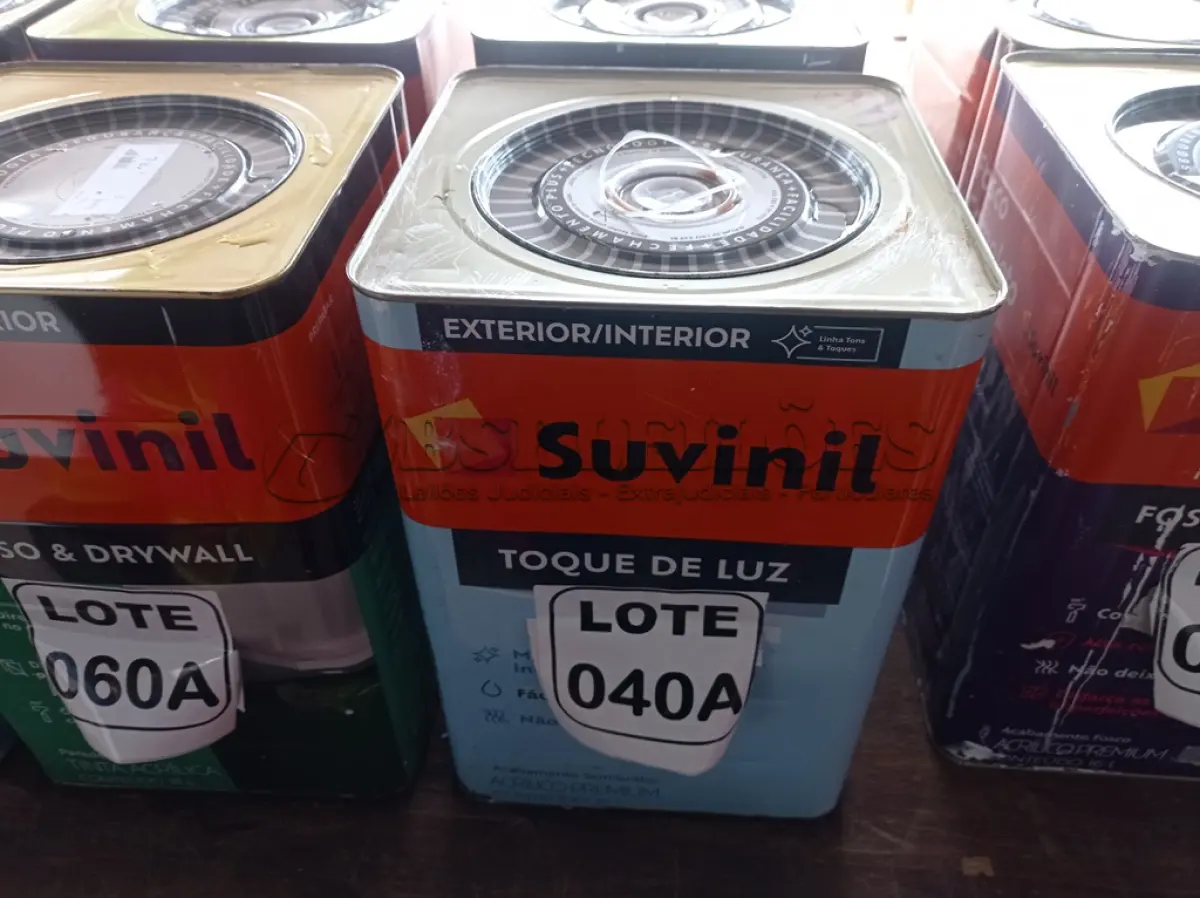 LOTE 040 - 01 LATA DE TINTA BASE COR BRANCO 16L ACRÍLICO PREMIUM MARCA SUVINIL (NO ESTADO, NÃO SABEMOS SE FUNCIONA. LEILÃO NÃO TEM GARANTIA E NEM DEVOLUÇÃO, SUJEITO A POSSÍVEIS AVARIAS VISÍVEIS/OCULTAS E/OU AUSÊNCIA DE COMPONENTES)