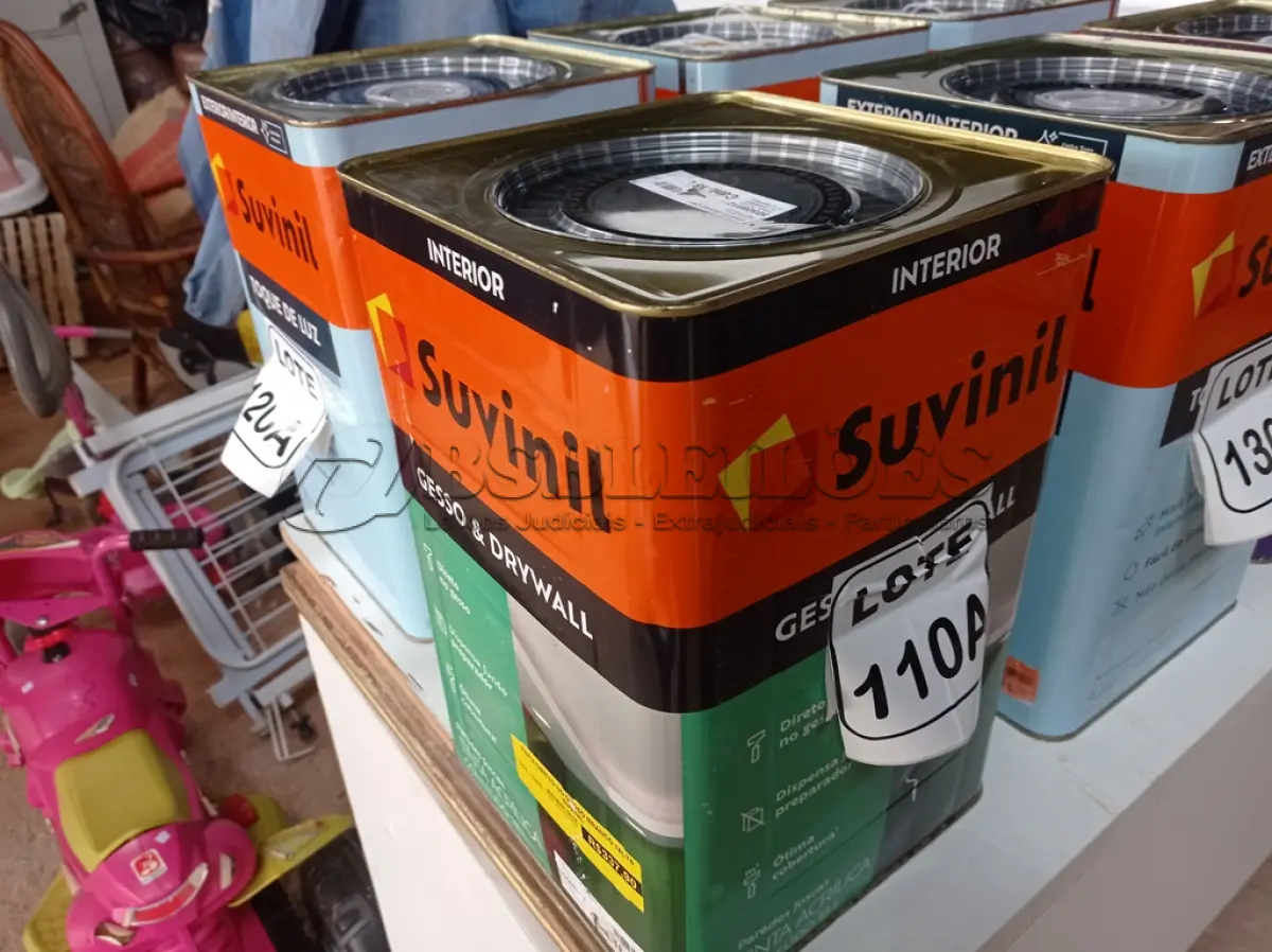 LOTE 110 - 01 LATA DE TINTA COR BRANCO 18L ACRÍLICO MARCA SUVINIL (NO ESTADO, NÃO SABEMOS SE FUNCIONA. LEILÃO NÃO TEM GARANTIA E NEM DEVOLUÇÃO, SUJEITO A POSSÍVEIS AVARIAS VISÍVEIS/OCULTAS E/OU AUSÊNCIA DE COMPONENTES)