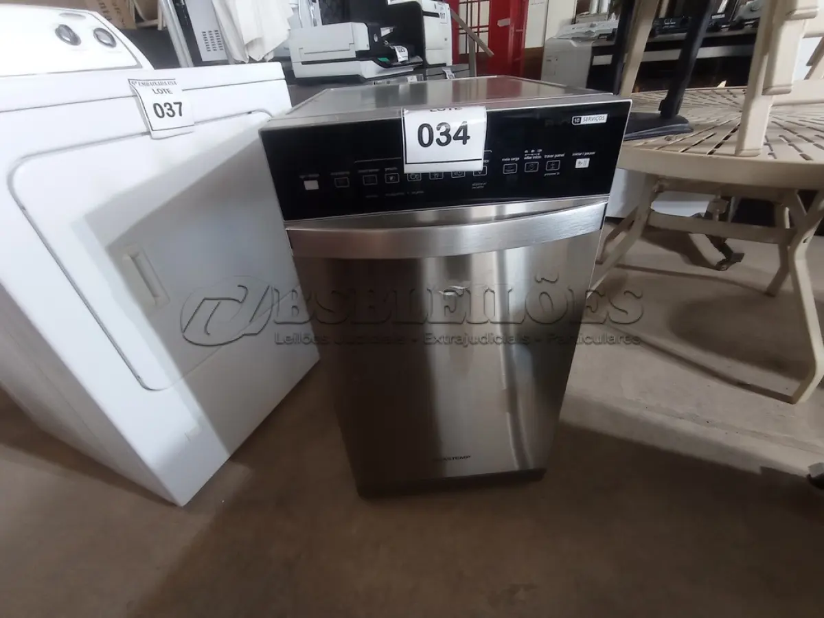 LOTE 034 - 01 MÁQUINA DE LAVAR LOUÇA MARCA BRASTEMP 220V. (DISHWASHER) (NO ESTADO EM QUE SE ENCONTRA. SUJEITO A AVARIAS OCULTAS/VISÍVEIS.) BF8667Y