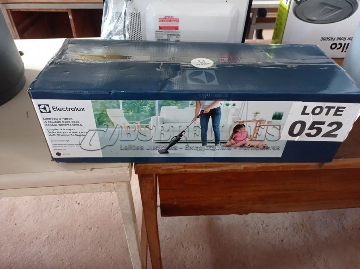 LOTE 052 - 01 - VAPORIZADOR DE PISO, MOP10, 220V, ELECTROLUX (NO ESTADO, NÃO SABEMOS SE FUNCIONA. LEILÃO NÃO TEM GARANTIA E NEM DEVOLUÇÃO, SUJEITO A POSSÍVEIS AVARIAS VISÍVEIS/OCULTAS E/OU AUSÊNCIA DE COMPONENTES)