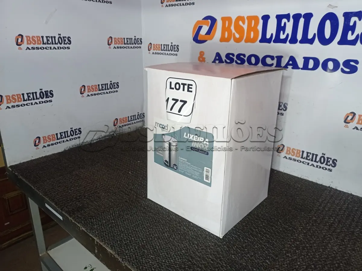 LOTE 177 - 01 LIXEIRA EM INOX C/PEDAL TAMANHO G MARCA GOEDERT GROUP 12L (SEM USO) (NO ESTADO, NÃO SABEMOS SE FUNCIONA. LEILÃO NÃO TEM GARANTIA E NEM DEVOLUÇÃO, SUJEITO A POSSÍVEIS AVARIAS VISÍVEIS/OCULTAS E/OU AUSÊNCIA DE COMPONENTES)
