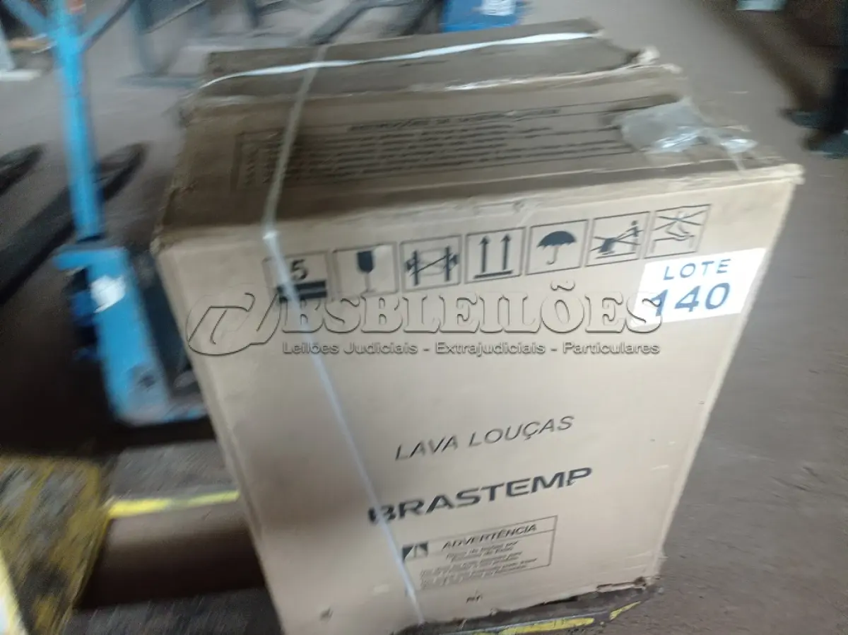 LOTE 140