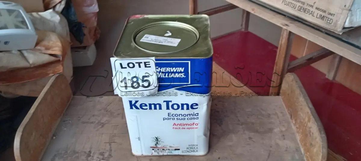 LOTE 185 - 01 LATA DE TINTA MARCA SHERRY WILLIAMS NA COR CAMURÇA 18L. (NO ESTADO, NÃO SABEMOS SE FUNCIONA. LEILÃO NÃO TEM GARANTIA E NEM DEVOLUÇÃO, SUJEITO A POSSÍVEIS AVARIAS VISÍVEIS/OCULTAS E/OU AUSÊNCIA DE COMPONENTES)