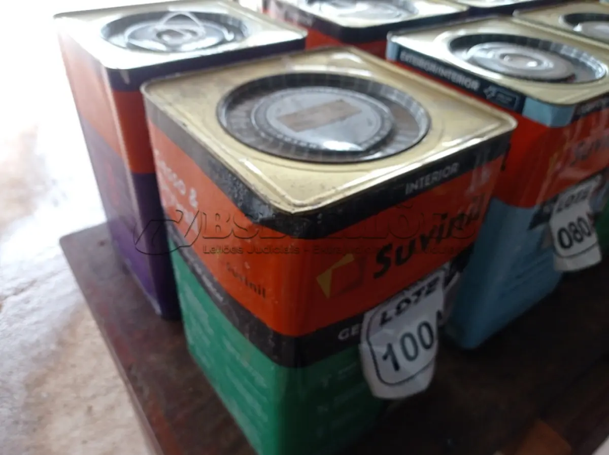 LOTE 100 - 01 LATA DE TINTA COR BRANCO 18L ACRÍLICO MARCA SUVINIL (NO ESTADO, NÃO SABEMOS SE FUNCIONA. LEILÃO NÃO TEM GARANTIA E NEM DEVOLUÇÃO, SUJEITO A POSSÍVEIS AVARIAS VISÍVEIS/OCULTAS E/OU AUSÊNCIA DE COMPONENTES)