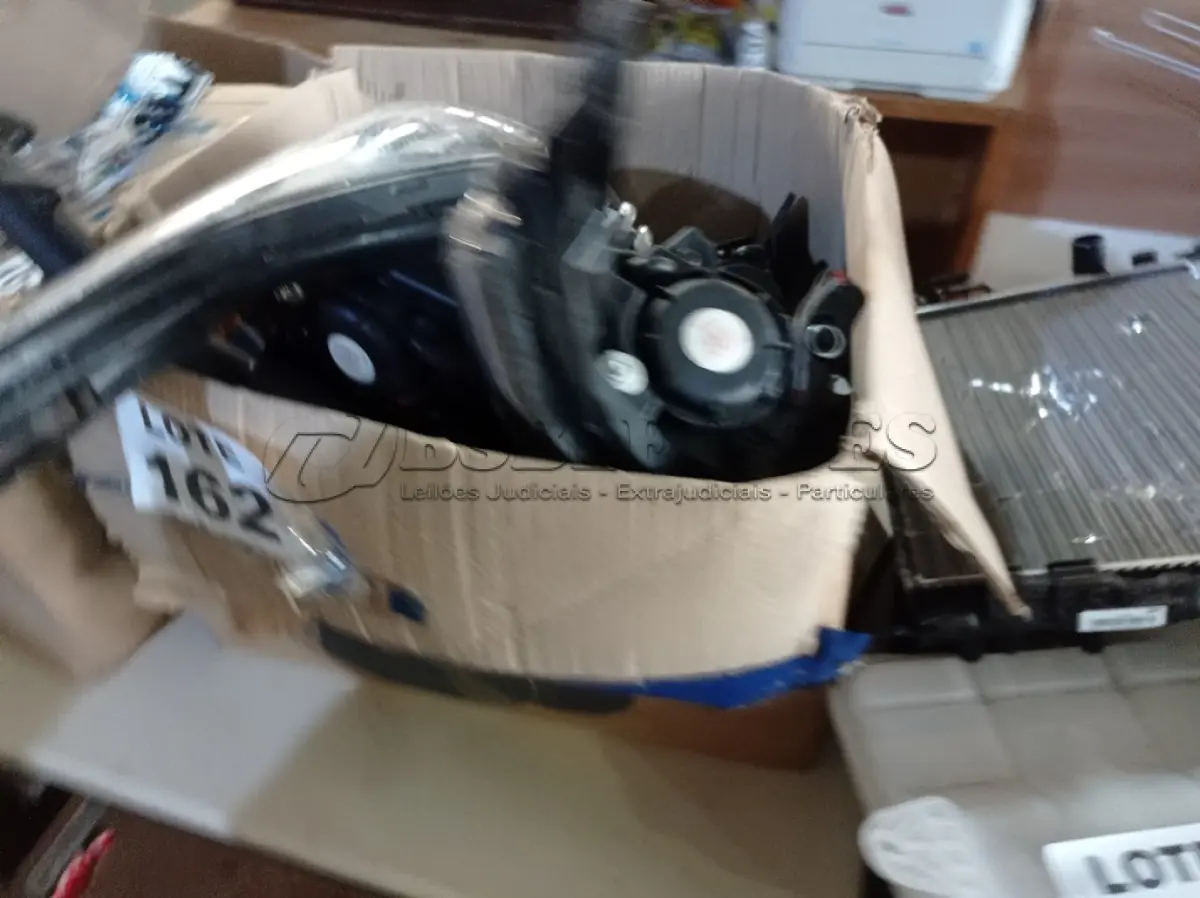 LOTE 162 - 20 – ITENS AUTOMOTIVOS DIVERSOS (NO ESTADO, NÃO SABEMOS SE FUNCIONA. LEILÃO NÃO TEM GARANTIA E NEM DEVOLUÇÃO, SUJEITO A POSSÍVEIS AVARIAS VISÍVEIS/OCULTAS E/OU AUSÊNCIA DE COMPONENTES)