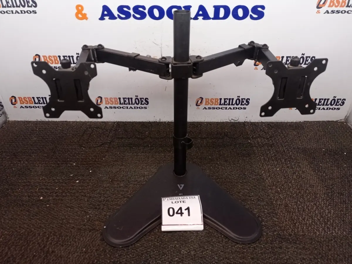 LOTE 041 - 01 SUPORTE PARA MONITOR (MONITOR STAND). (NO ESTADO EM QUE SE ENCONTRA. SUJEITO A AVARIAS OCULTAS/VISÍVEIS.)
