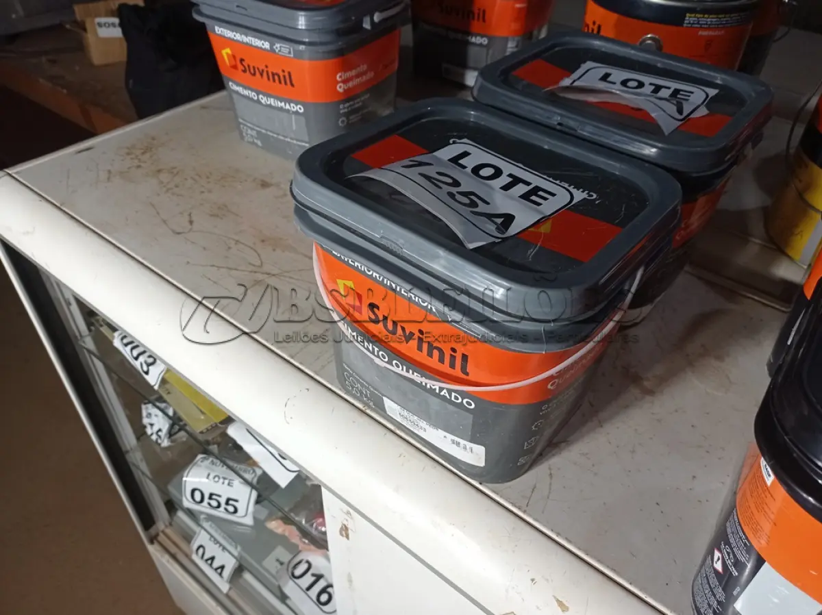 LOTE 125 - 01 BALDE DE MASSA CIMENTO QUEIMADO INTERIOR/EXTERIOR MARCA SUVINIL 5,0KG (NO ESTADO, NÃO SABEMOS SE FUNCIONA. LEILÃO NÃO TEM GARANTIA E NEM DEVOLUÇÃO, SUJEITO A POSSÍVEIS AVARIAS VISÍVEIS/OCULTAS E/OU AUSÊNCIA DE COMPONENTES)