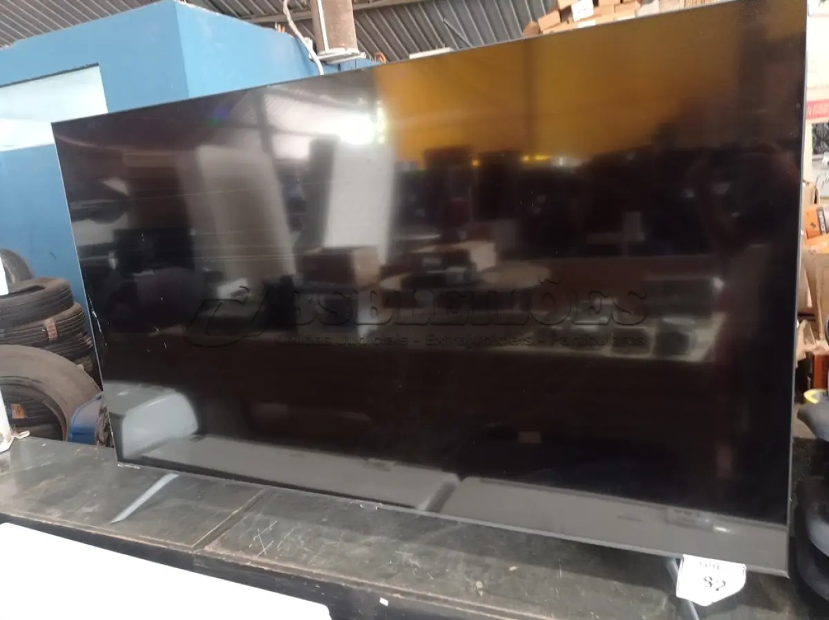 LOTE 082 - 01 TELEVISÃO MARCA SAMSUNG 75” C/ AVARIAS NA TELA. (TELEVISION). (NO ESTADO EM QUE SE ENCONTRA. SUJEITO A AVARIAS OCULTAS/VISÍVEIS.) BH1568B