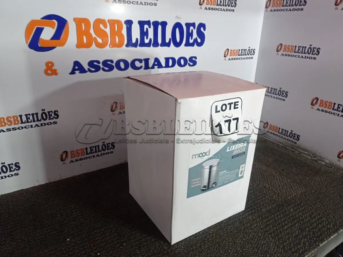 LOTE 177 - 01 LIXEIRA EM INOX C/PEDAL TAMANHO G MARCA GOEDERT GROUP 12L (SEM USO) (NO ESTADO, NÃO SABEMOS SE FUNCIONA. LEILÃO NÃO TEM GARANTIA E NEM DEVOLUÇÃO, SUJEITO A POSSÍVEIS AVARIAS VISÍVEIS/OCULTAS E/OU AUSÊNCIA DE COMPONENTES)