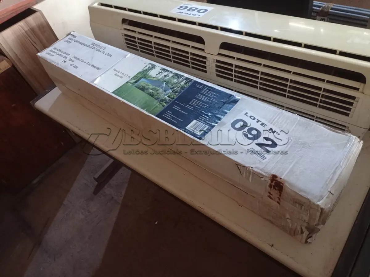 LOTE 092 - 01 - TENDA GAZEBO 3 X 3 MTS DOBRÁVEL SANFONADA RETRÁTIL FÁCIL AZUL (NO ESTADO, NÃO SABEMOS SE FUNCIONA. LEILÃO NÃO TEM GARANTIA E NEM DEVOLUÇÃO, SUJEITO A POSSÍVEIS AVARIAS VISÍVEIS/OCULTAS E/OU AUSÊNCIA DE COMPONENTES)