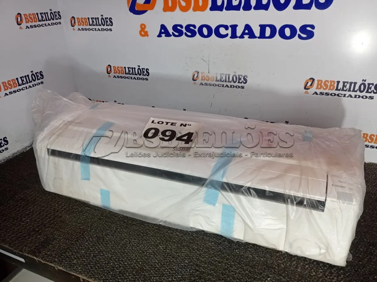 LOTE 094 - 01 - EVAPORADORA FUJITSU 220V (NO ESTADO, NÃO SABEMOS SE FUNCIONA. LEILÃO NÃO TEM GARANTIA E NEM DEVOLUÇÃO, SUJEITO A POSSÍVEIS AVARIAS VISÍVEIS/OCULTAS E/OU AUSÊNCIA DE COMPONENTES)