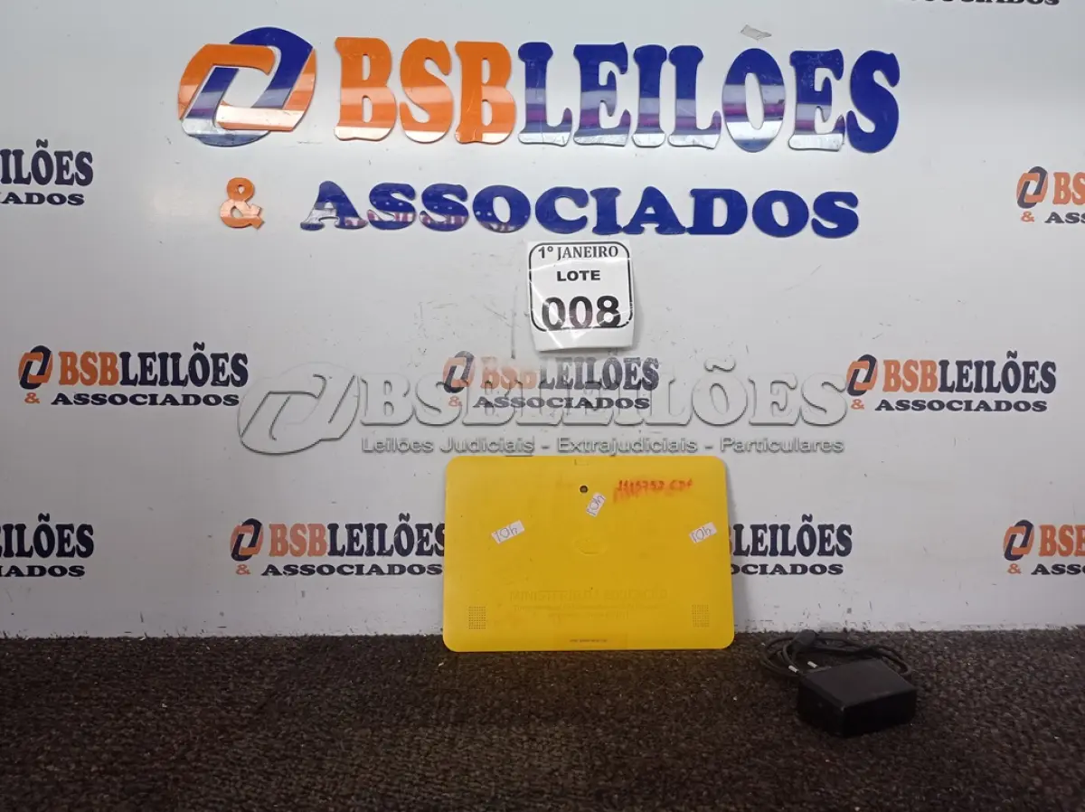 LOTE 008 - 01 TABLET MARCA POSITIVO C/CARREGADOR. (NO ESTADO) ATENÇÃO! FAZER A VISITAÇÃO ANTES DE ARREMATAR, NÃO SABEMOS SE FUNCIONA. LEILÃO NÃO TEM GARANTIA E NEM DEVOLUÇÃO, SUJEITO A POSSÍVEIS AVARIAS VISÍVEIS/OCULTAS E/OU AUSÊNCIA DE COMPONENTES.
