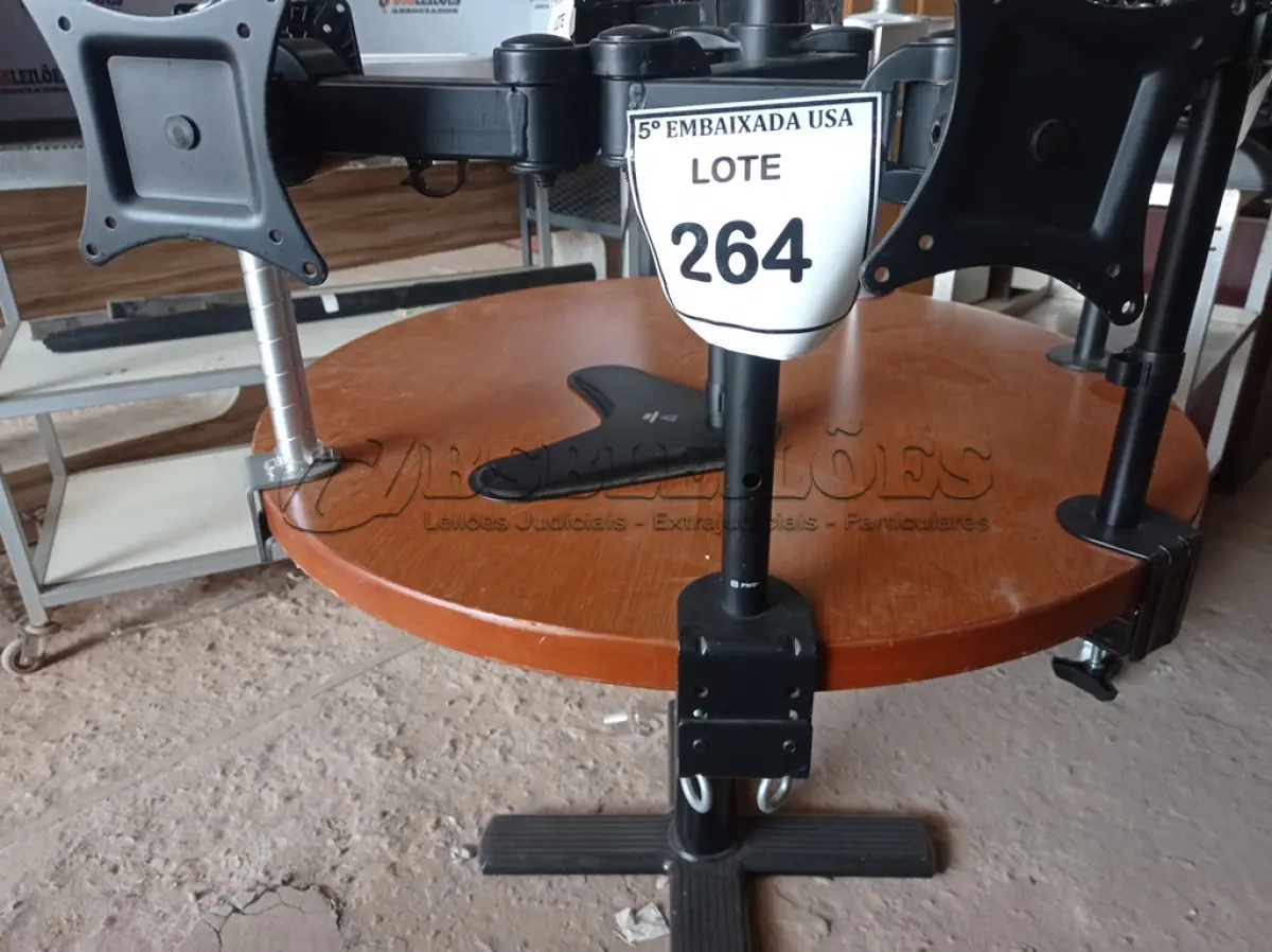 LOTE 264 - 01 SUPORTE PARA MONITOR (MONITOR STAND). (NO ESTADO EM QUE SE ENCONTRA. SUJEITO A AVARIAS OCULTAS/VISÍVEIS.)
