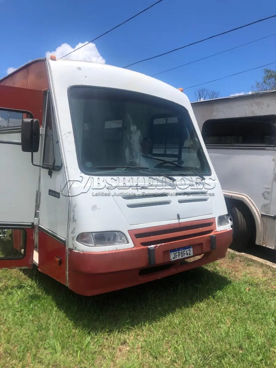 LOTE 008 - ITEM 8 : MOTORHOME MERCEDES BENZ, MODELO ALFA 12.000E, ANO 1999/2000, VERSÃO MOTORCASA, ,MOTOR MB 1621 INTERCULADO TURBINADO 211CV,SUSPENSÃO A AR, COMPRIMENTO MAX.12.60MTS, LARGURA MAX2.90MTS, ALTURA MAX3.10MTS, TARA 9.650KG, CAPACIDADE DE GARGA 8.350KG,OBS: DOCUMENTADO MOTORCASA 27PASSAGEIROS DE FABRICA., BAIXA QUILOMETRAGEM FOI ADQUIRIDO DO GOVERNO DO DISTRITO FEDERAL, (OBS: DOCUMENTAÇÃO EM MEU NOME MOTOR CASA, (NO ESTADO) (AGENDAR VISITAÇÃO NO DF.)