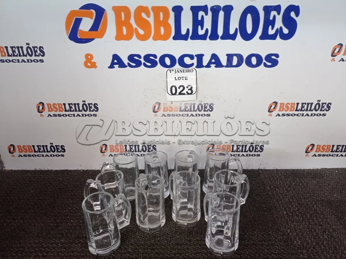 LOTE 023 - 10 CANECAS DE VIDRO. (NO ESTADO) ATENÇÃO! FAZER A VISITAÇÃO ANTES DE ARREMATAR, NÃO SABEMOS SE FUNCIONA. LEILÃO NÃO TEM GARANTIA E NEM DEVOLUÇÃO, SUJEITO A POSSÍVEIS AVARIAS VISÍVEIS/OCULTAS E/OU AUSÊNCIA DE COMPONENTES.