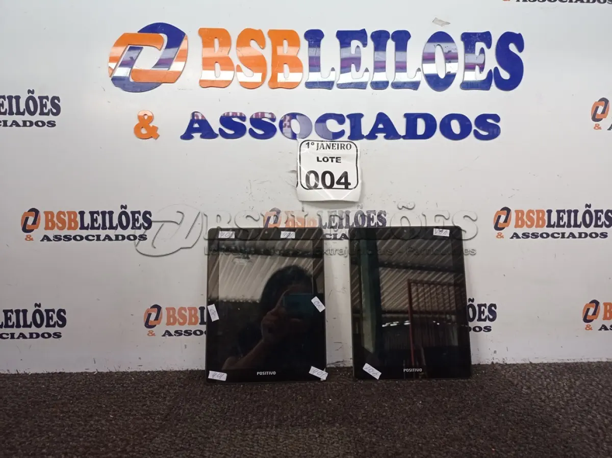 LOTE 004 - 02 TABLETS MARCA POSITIVO C/AVARIAS S/CARREGADOR. (NO ESTADO) ATENÇÃO! FAZER A VISITAÇÃO ANTES DE ARREMATAR, NÃO SABEMOS SE FUNCIONA. LEILÃO NÃO TEM GARANTIA E NEM DEVOLUÇÃO, SUJEITO A POSSÍVEIS AVARIAS VISÍVEIS/OCULTAS E/OU AUSÊNCIA DE COMPONENTES.