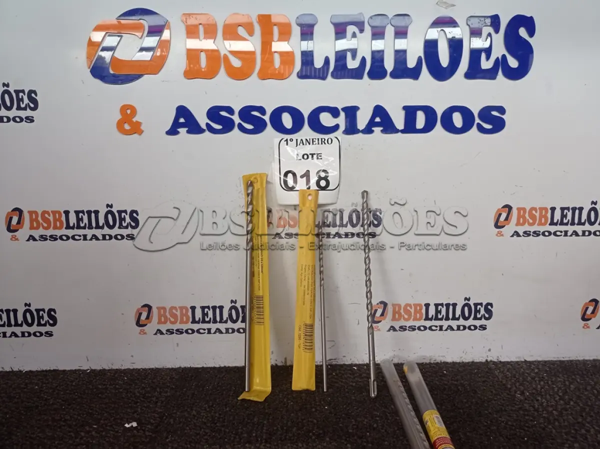 LOTE 018 - 01 BROCA P/CONCRETO 10X310MM” MARCA TRAMONTINA, 01 BROCA MOURÃO E FIBROCIMENTO ¼ X 250MM” E 01 BROCA MOURÃO 3/8 X 320MM” MARCA FERTAK TOOLS (NOVO). (NO ESTADO) ATENÇÃO! FAZER A VISITAÇÃO ANTES DE ARREMATAR, NÃO SABEMOS SE FUNCIONA. LEILÃO NÃO TEM GARANTIA E NEM DEVOLUÇÃO, SUJEITO A POSSÍVEIS AVARIAS VISÍVEIS/OCULTAS E/OU AUSÊNCIA DE COMPONENTES.