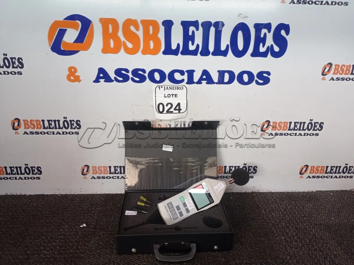 LOTE 024 - 01 DECIBELÍMETRO MARCA POLITERM INCOMPLETO. (NO ESTADO) ATENÇÃO! FAZER A VISITAÇÃO ANTES DE ARREMATAR, NÃO SABEMOS SE FUNCIONA. LEILÃO NÃO TEM GARANTIA E NEM DEVOLUÇÃO, SUJEITO A POSSÍVEIS AVARIAS VISÍVEIS/OCULTAS E/OU AUSÊNCIA DE COMPONENTES.