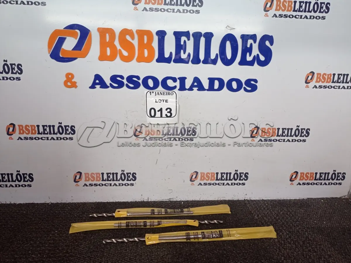 LOTE 013 - 03 BROCAS MOURÃO 3/8 X 320MM” MARCA FERTAK TOOLS (NOVO) (NO ESTADO) ATENÇÃO! FAZER A VISITAÇÃO ANTES DE ARREMATAR, NÃO SABEMOS SE FUNCIONA. LEILÃO NÃO TEM GARANTIA E NEM DEVOLUÇÃO, SUJEITO A POSSÍVEIS AVARIAS VISÍVEIS/OCULTAS E/OU AUSÊNCIA DE COMPONENTES.