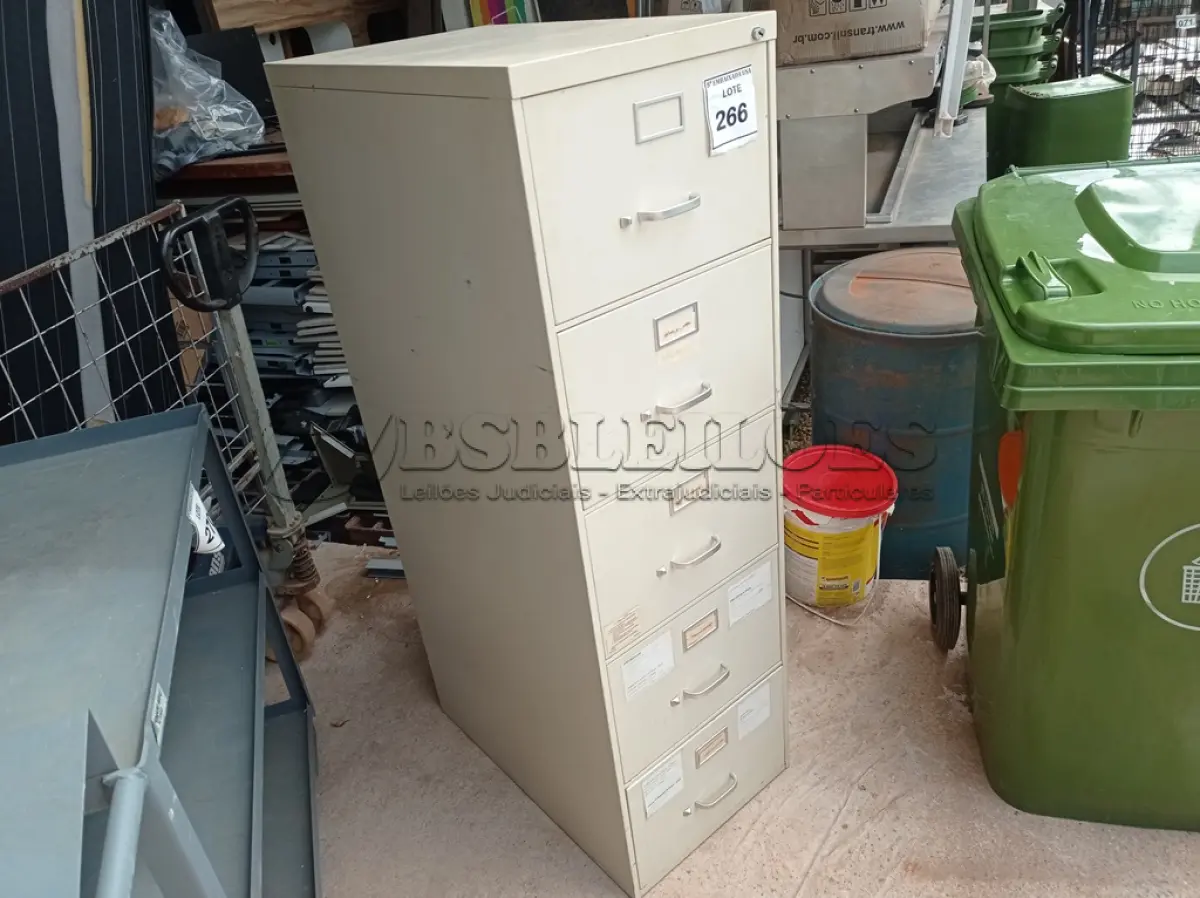 LOTE 266 - 01 ARMÁRIO DE FERRO 05 GAVETAS (IRON CABINET WITH 5 DRAWERS). (NO ESTADO EM QUE SE ENCONTRA. SUJEITO A AVARIAS OCULTAS/VISÍVEIS.)