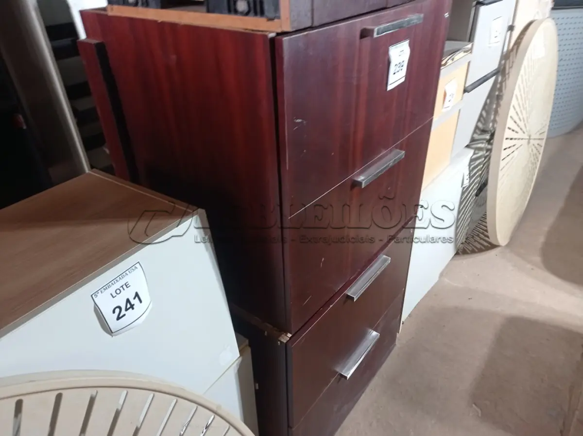 LOTE 239 - 02 GAVETEIROS C/ AVARIAS (DRAWERS). (NO ESTADO EM QUE SE ENCONTRA. SUJEITO A AVARIAS OCULTAS/VISÍVEIS.)