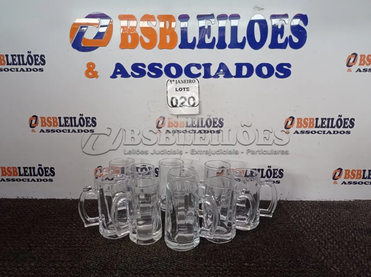 LOTE 020 - 10 CANECAS DE VIDRO. (NO ESTADO) ATENÇÃO! FAZER A VISITAÇÃO ANTES DE ARREMATAR, NÃO SABEMOS SE FUNCIONA. LEILÃO NÃO TEM GARANTIA E NEM DEVOLUÇÃO, SUJEITO A POSSÍVEIS AVARIAS VISÍVEIS/OCULTAS E/OU AUSÊNCIA DE COMPONENTES.