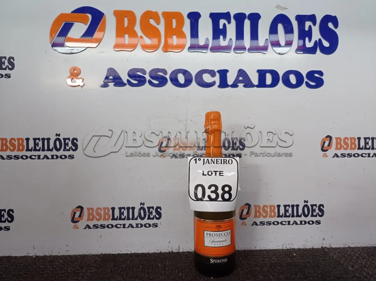 LOTE 038 - 1 GARRAFA DE ESPUMANTE SPERONE PROSECCO BRUT 75 CL LACRADO. (NO ESTADO) ATENÇÃO! FAZER A VISITAÇÃO ANTES DE ARREMATAR, NÃO SABEMOS SE FUNCIONA. LEILÃO NÃO TEM GARANTIA E NEM DEVOLUÇÃO, SUJEITO A POSSÍVEIS AVARIAS VISÍVEIS/OCULTAS E/OU AUSÊNCIA DE COMPONENTES.